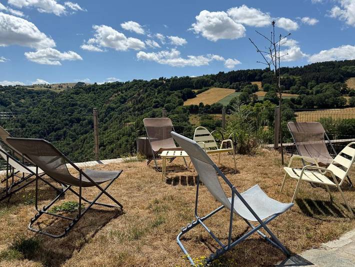 Location de vacances pour 22 personnes, avec vue et jardin à Arlempdes - 4