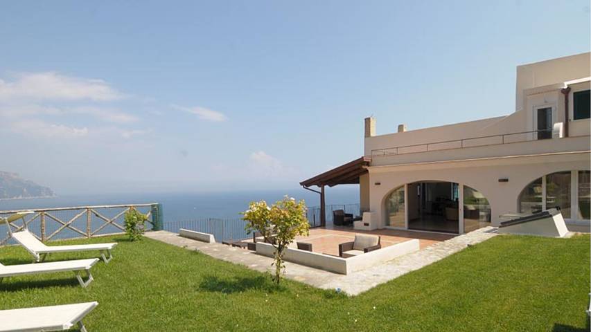 Villa pour 22 personnes, avec terrasse ainsi que jardin et piscine à Amalfi - 3