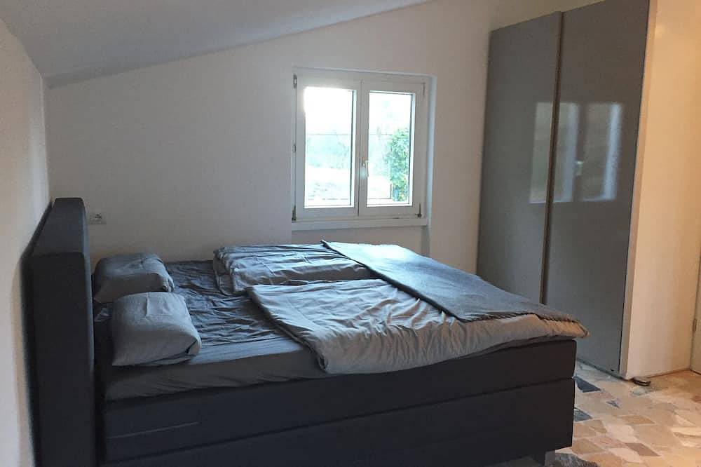 Villa mit Gardasee Blick, 240qm, auf 7000qm Olivenhain, Klimaanlage, Parkplätze in Malcesine, Gardasee-Berge