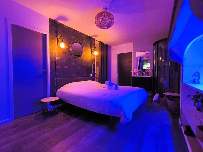 Gîte pour 2 personnes, avec jacuzzi et terrasse à La Roche-Blanche
