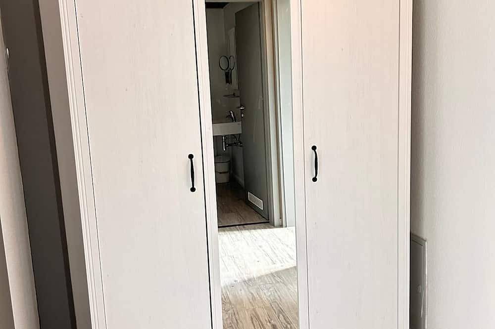 Ganze Wohnung, Gemütliche Dachgeschosswohnung 'Brachvogel' mit Charme in Pellworm, Nordfriesische Inseln