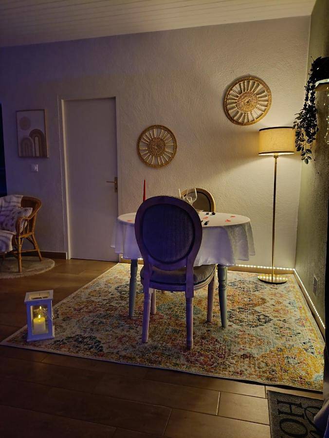 Location de vacances pour 2 personnes, avec vue ainsi que jardin et piscine, animaux acceptés à Castels - 3