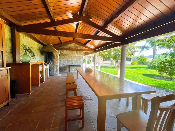 Chalet para 11 personas, con Balcón y Jacuzzi además de Terraza y Jardín en Galicia - 2