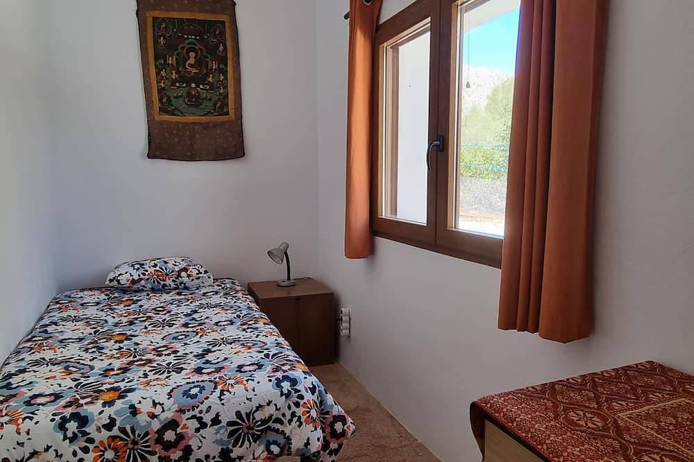 Peaceful and relaxing rustic house with a spacious garden surrounded by trees. in Beniarbeig, Costa Blanca