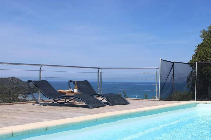 Location de vacances pour 12 personnes, avec terrasse ainsi que piscine et jardin dans Plage de la Roya - 2