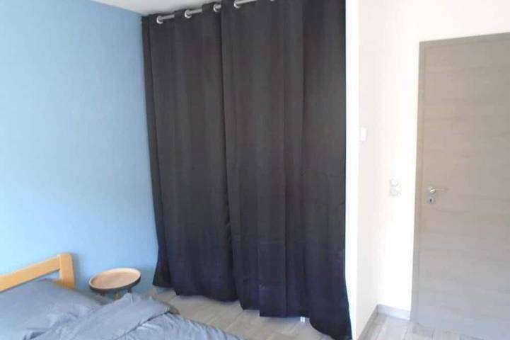 Spacious 4-bedroom house close to the cycle route, climbing area and shops in Baume-les-Dames, Jura Francais