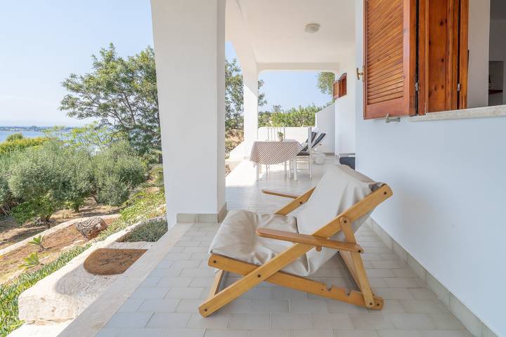 Appartement entier, Appartement "Kind of Blue" avec vue sur la mer, Wi-Fi et climatisation in Plemmirio, Syracuse