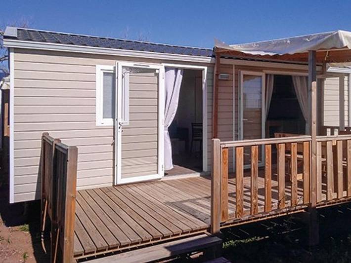 Camping les Dunes - Mobilheim 4 personen - Classic | 2 Zi. | 4 Pers. | Erhöhte Terrasse | Klima. in Torreilles, Côte d'Améthyste