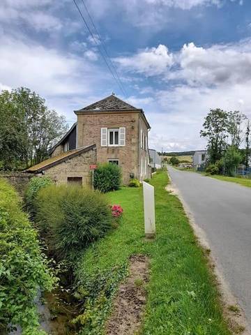 Gîte pour 6 personnes, avec jardin et vue, animaux acceptés à Buzancy