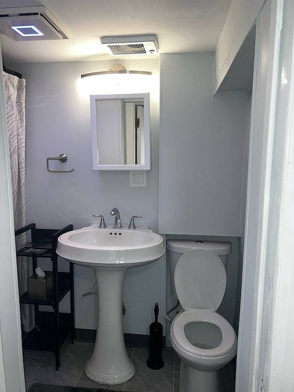 Studio apt. nightly or monthly stays with washer, dryer, work space and Wifi in Philadelphia, Philadelphia County