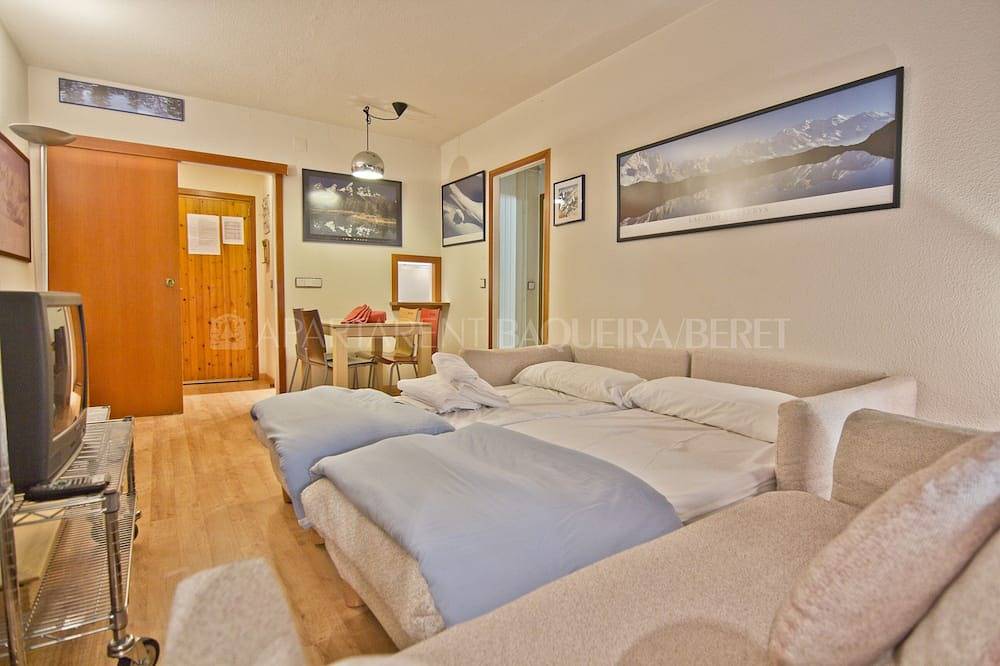Entire apartment, Rabadà - Edif. Saumet in Baqueira, Naut Aran