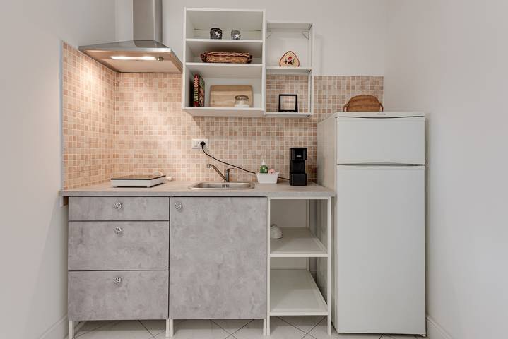 Entire studio, Apartment 'Ursa' with Shared Garden, Wi-Fi and Air Conditioning in Calenzano, Florence Province