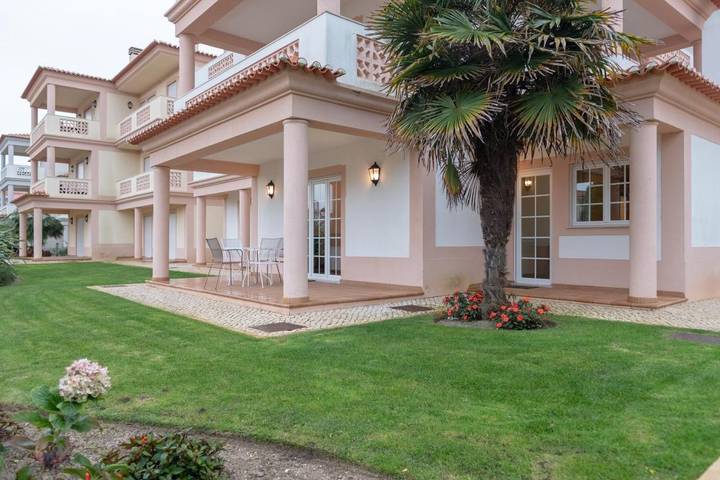 Casas e apartamentos de temporada para 6 pessoas, com jardim e piscina, com animais de estimação em Amoreira