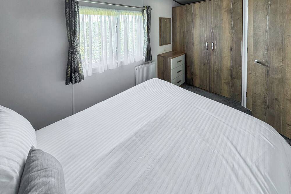 3 bedroom accommodation in Colchester in Mersea Island, Colchester