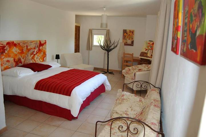 Chambre d’hôte pour 2 personnes, avec Terrasse ainsi que Jardin et Piscine