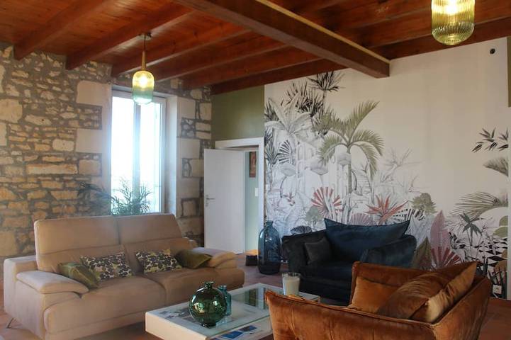 Gîte pour 13 personnes, avec jardin et jacuzzi