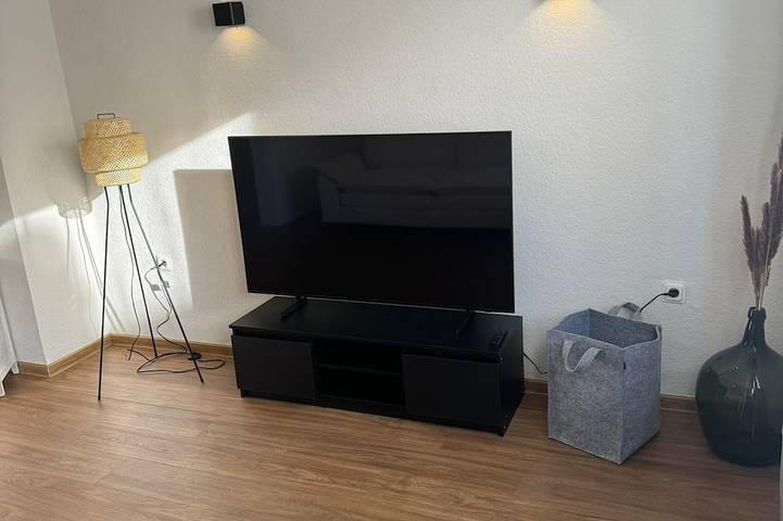 Ganze Wohnung, C&V: 4 Pp- 3 Zi.- Zentral + WLAN + Smart TV + Boxspringbett in Kaiserslautern, Saar-Nahe-Bergland