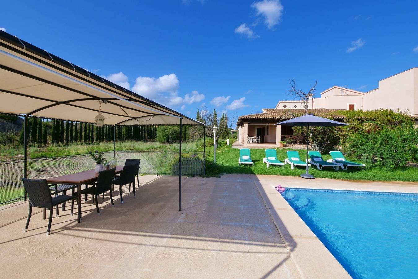 "Finca Port Vert2 con vistas a la montaña, piscina, Wi-Fi, terraza y jardín in Son Servera, Mallorca Este