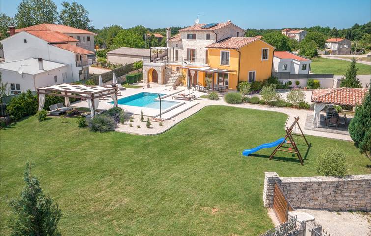 Feriehus for 13 personer med jacuzzi in Bokordići, Svetvinčenat