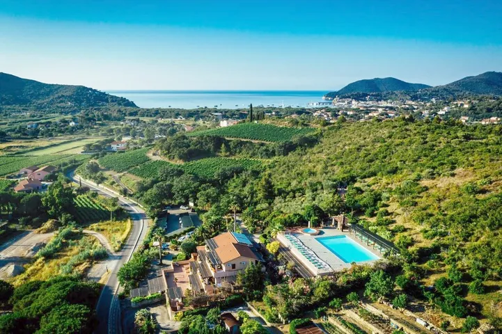 Residence per 3 persone, con giardino e piscina nonché panorama, adatto a famiglie con bambini - 1