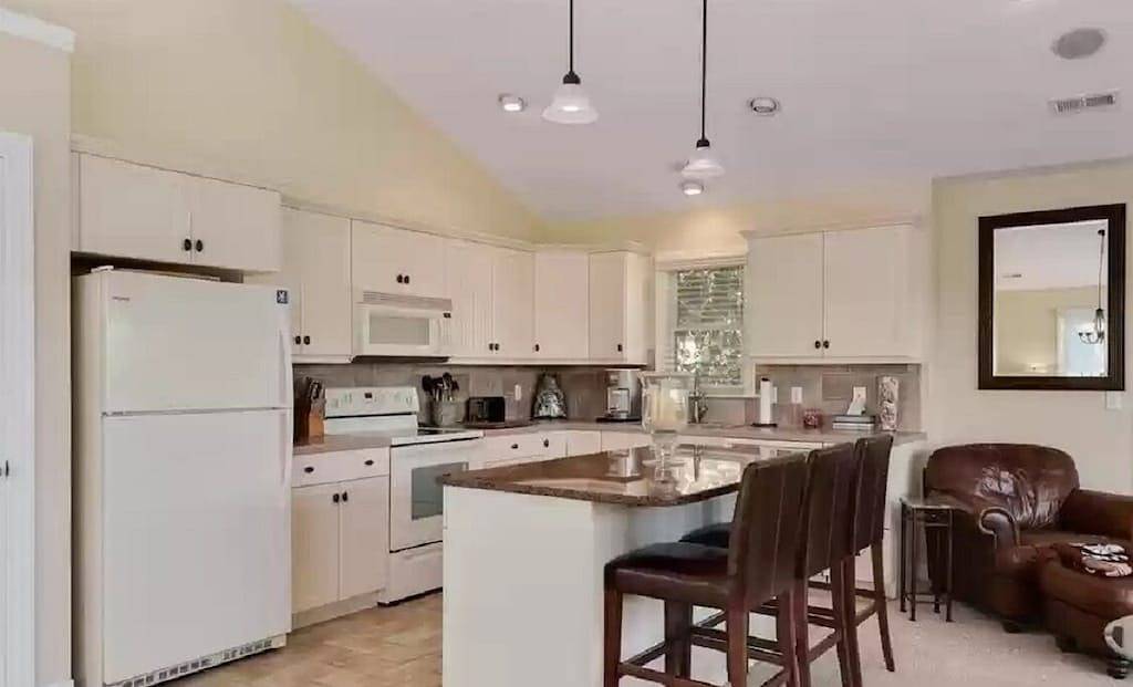 Coastal Cottage, heated private pool & hot tub, resort community in Corolla, Currituck County