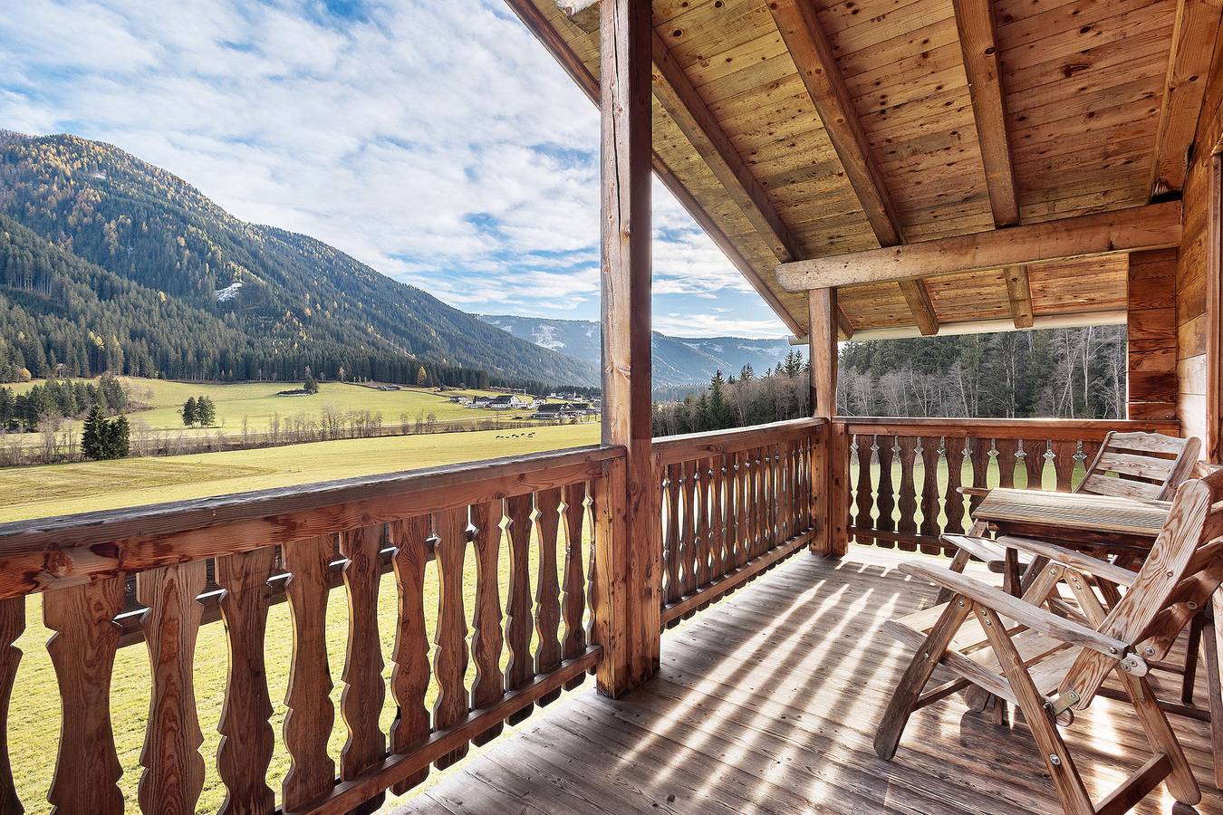 Entire apartment, Apartment 'Lärche' with Mountain View, Shared Terrace and Wi-Fi in Prateria, Gsies