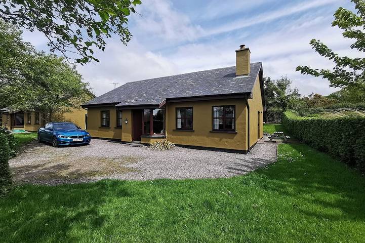 Cottage for 6 people, with garden, with pets in Dingle Peninsula