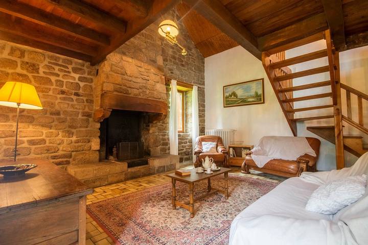 Gîte pour 5 personnes, avec terrasse et jardin à Ploërdut