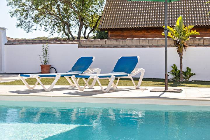 Casa de vacaciones 'Villa Jero' con piscina privada, terraza privada y aire acondicionado in Chiclana de la Frontera, Costa de la Luz