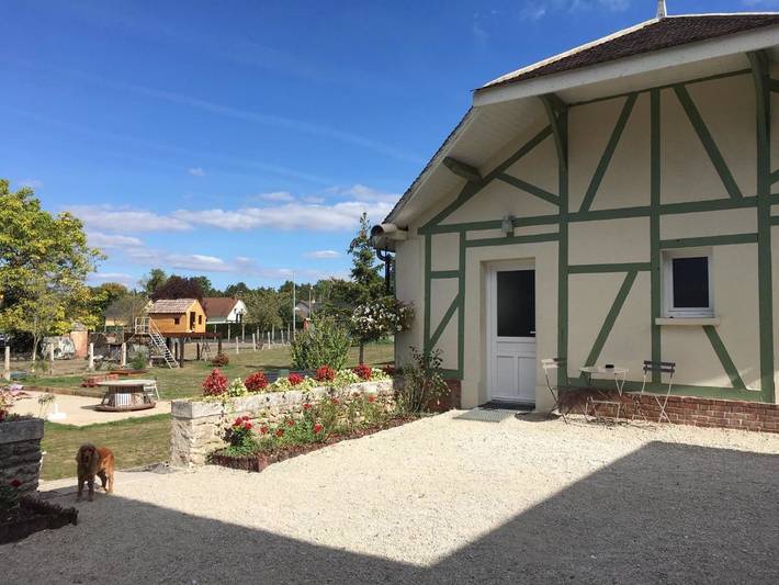 Location de vacances pour 4 personnes, avec Terrasse ainsi que Jardin et Vue à Saint-Parres-lès-Vaudes