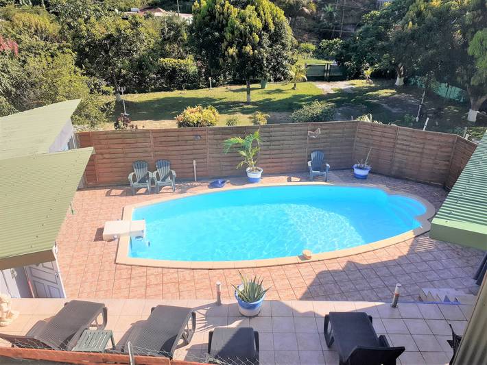 Location de vacances pour 2 personnes, avec terrasse et piscine à Les Abymes - 2