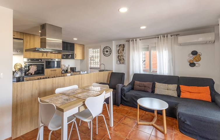 Apartamento vacacional entero, Apartamento con vistas al mar, terraza, aire acondicionado y WiFi - Cerca de la playa y restaurante in Gran Playa, Santa Pola