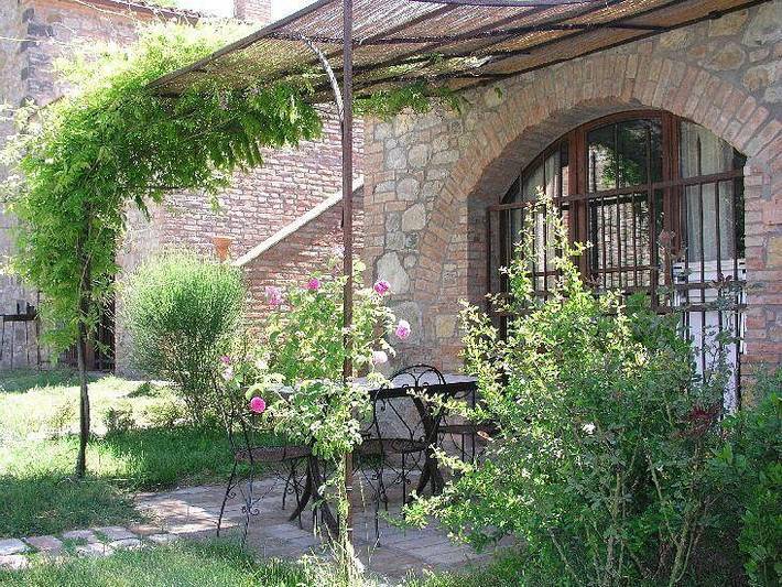 Agriturismo per 4 persone, con terrazza in Monteleone d'Orvieto