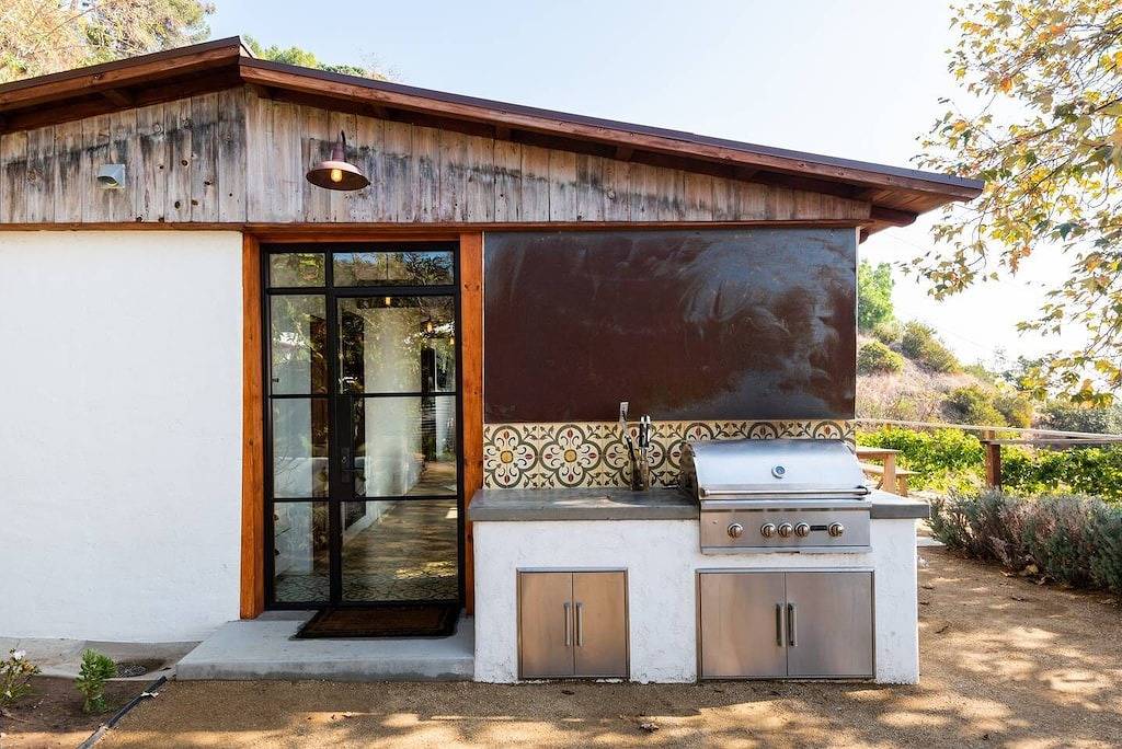 Bed And Breakfasts for 5 Guests in Malibu, Southern California