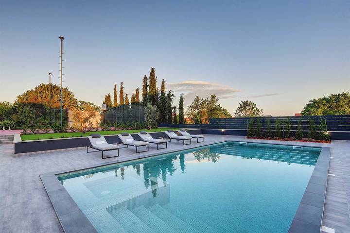 Villa für 10 Personen, mit Balkon/Terrasse und Terrasse in Pula - 4