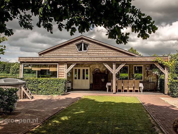 Vakantiehuis voor 12 personen, with balkon/terras and sauna as well as whirlpool and terras in Sint Anthonis