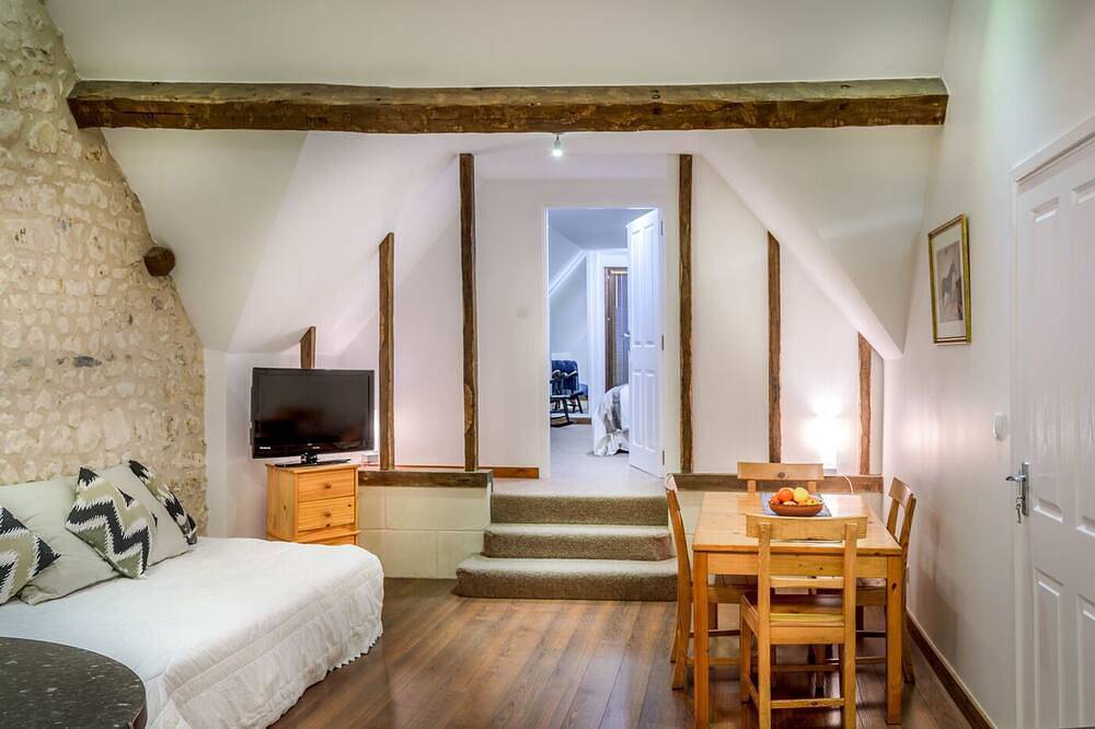 Appartement entier, L'Arc de Charme - Appartement spacieux dans quartier calme in Cussay, Région de Loches