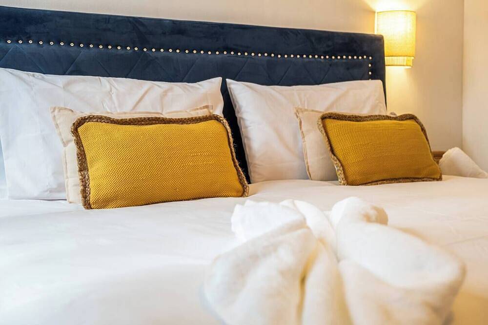 Limestone Room: With Private Bathroom 1 Min from the Sea in Playa Carrer La Mar, el Campello