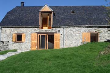 Gîte pour 7 personnes, avec jardin, animaux acceptés à Saint-Pastous