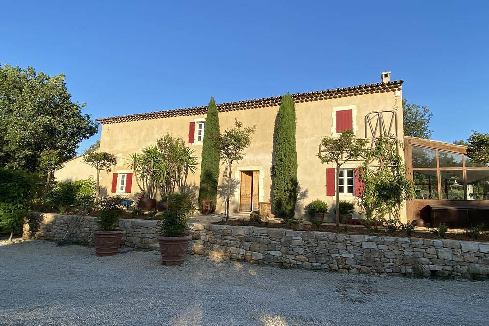 Somptueuse Villa avec piscine, sauna, jacuzzi et bien plus encore ! in Bonnieux, Parc naturel régional du Luberon