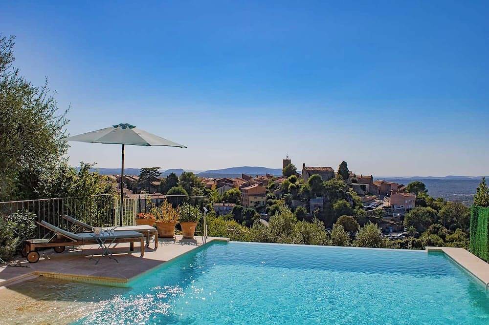 Luxurious Villa with Panoramic View & Infinity Swimming Pool in Montauroux, Draguignan region