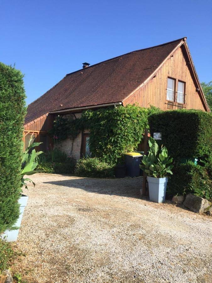 Location de vacances pour 9 personnes, avec piscine et jardin, animaux acceptés à Hautefort - 4