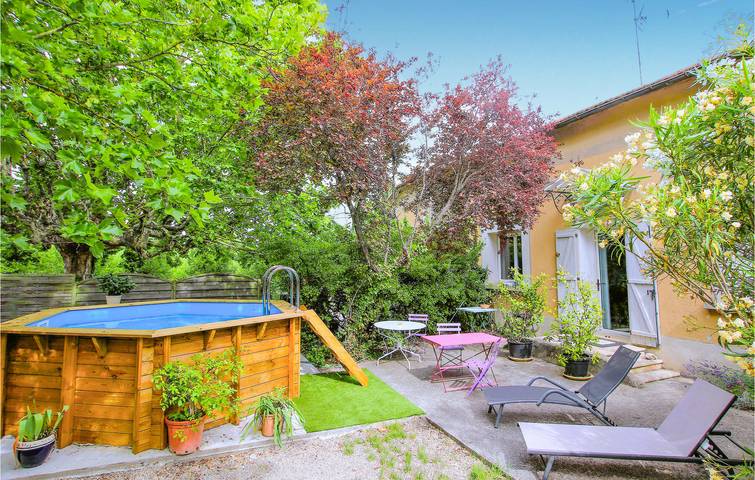 Location de vacances pour 5 personnes, avec terrasse et jardin au Parc naturel régional des Alpilles - 2