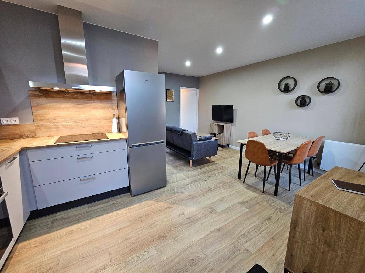 Appartement entier, Appartement Le 96 in Lurcy-Lévis, Allier