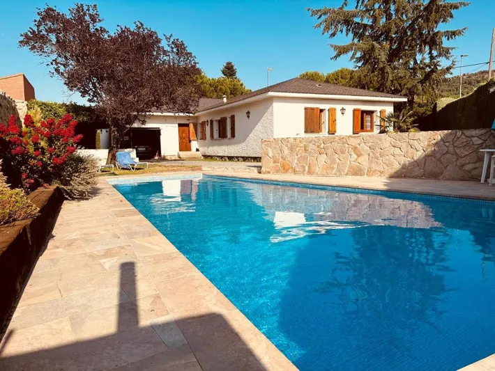 Casa de vacaciones para 8 personas, con piscina además de vistas y jardín, Se admiten mascotas - 1