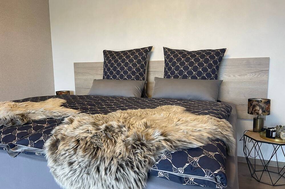 Ganze Wohnung, Elegante Ferienwohnung in Hollnich mit Garten in Habscheid, Eifelkreis Bitburg-Prüm