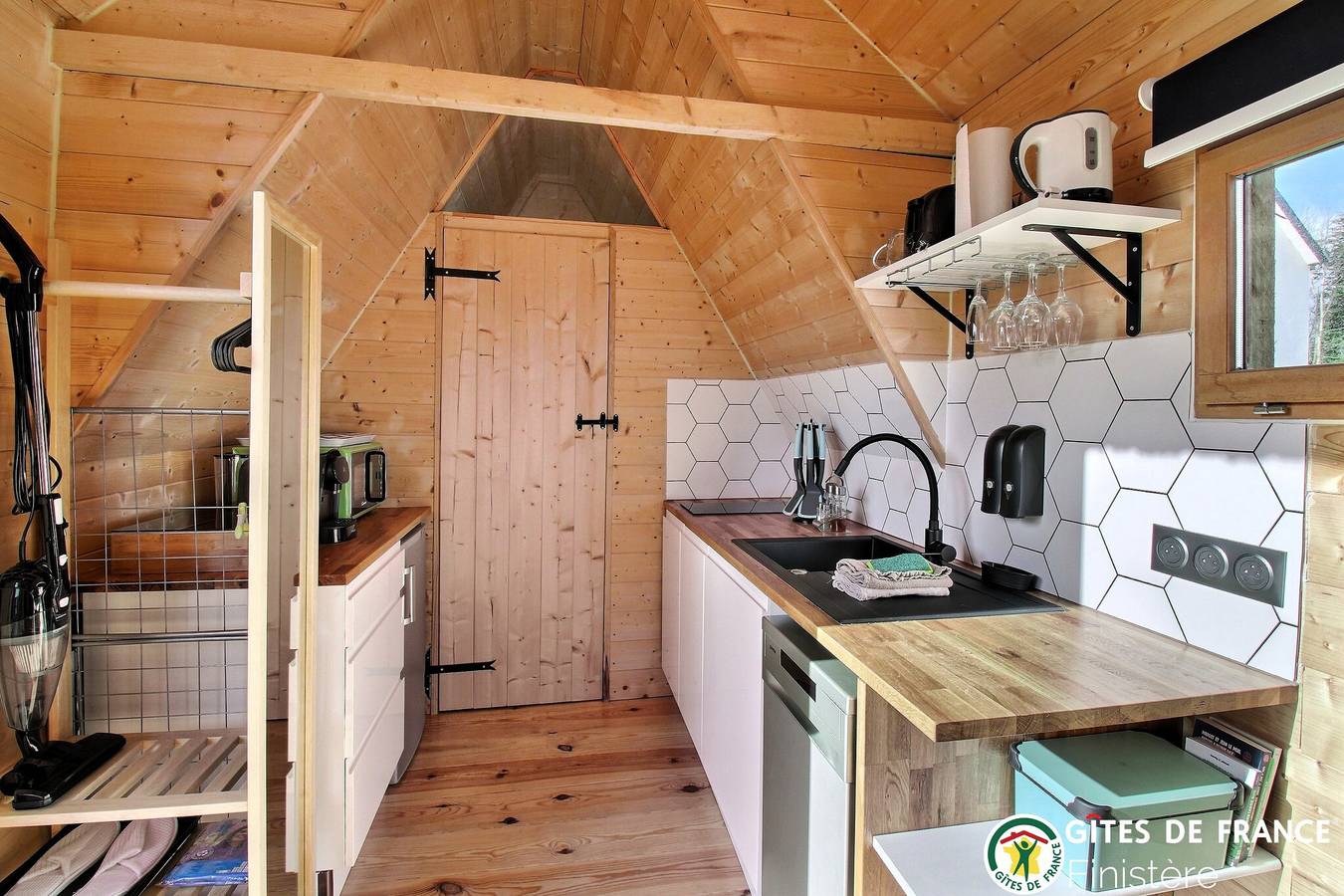 Tiny Chaumière in Riec-sur-Belon, Côte de Cornouaille