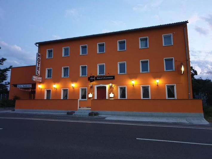 Ferienhaus für 2 Personen, mit Balkon und Terrasse sowie Garten und Ausblick in Teuchern