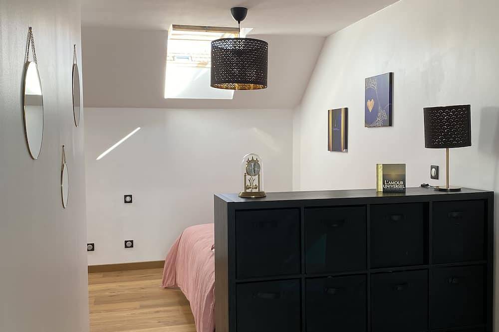 Entire apartment, Appartement Loco in Saint-Martin de Bréhal, Bréhal