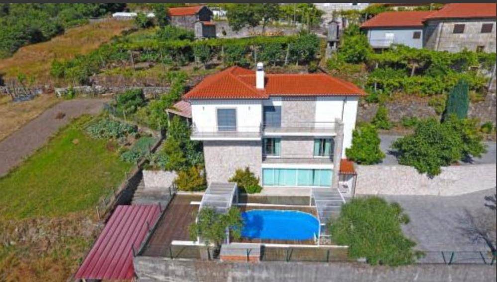 Villa in Aboim da Nóbrega e Gondomar, Distrito de Braga